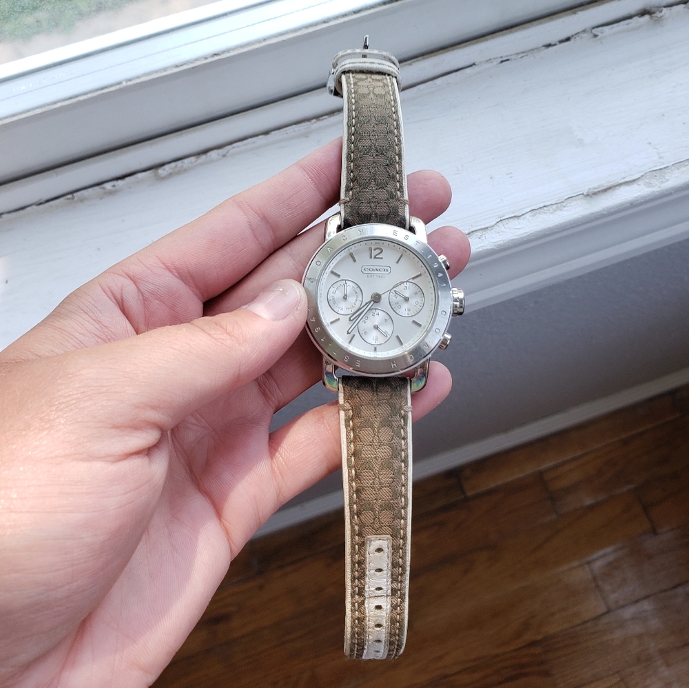 Watch - Picture 3 of 3